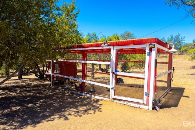 19211 Walker Basin Road, Caliente, CA 93518