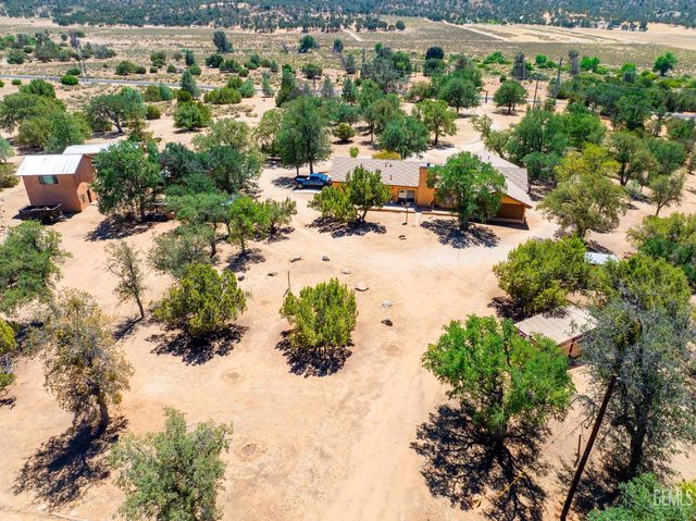 19211 Walker Basin Road, Caliente, CA 93518