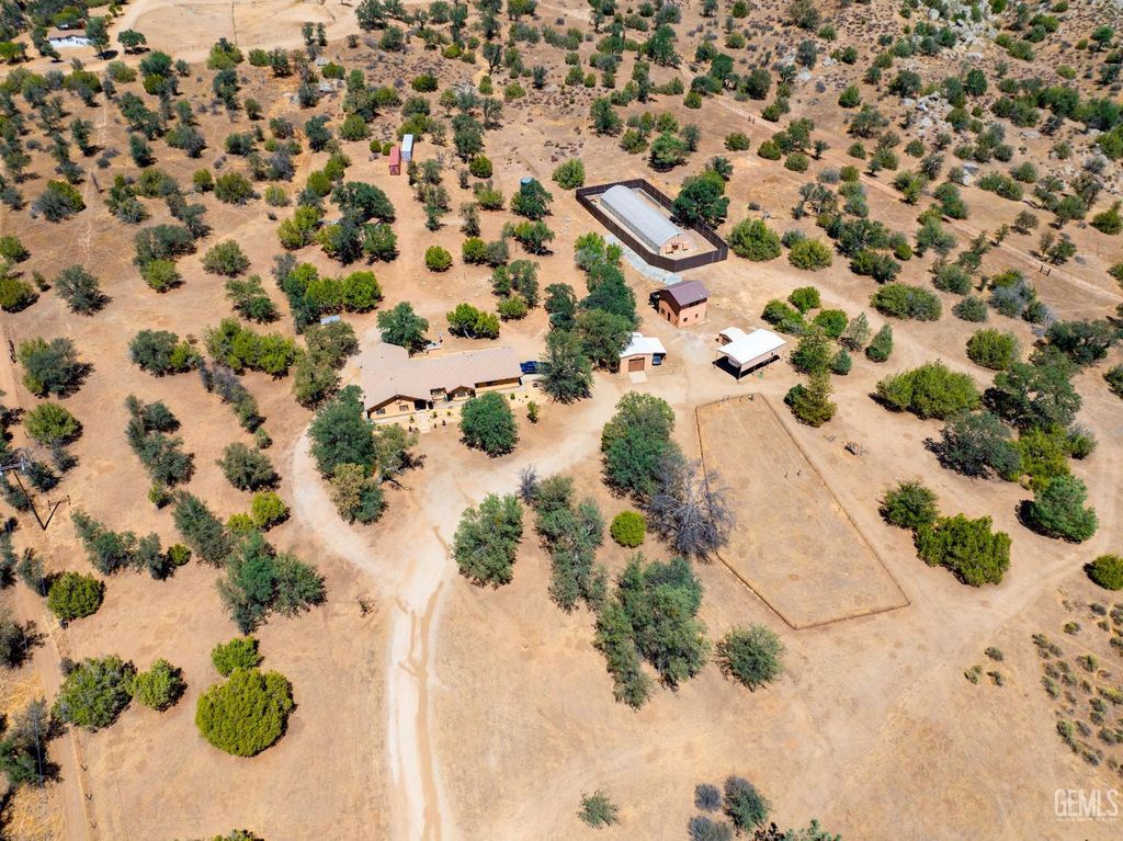 19211 Walker Basin Road, Caliente, CA 93518