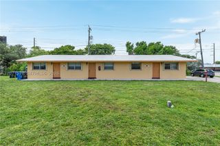 5926 SW 27th St B, West Park, FL 33023
