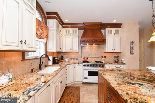 1636 STONINGTON CIR, North Wales, PA 19454