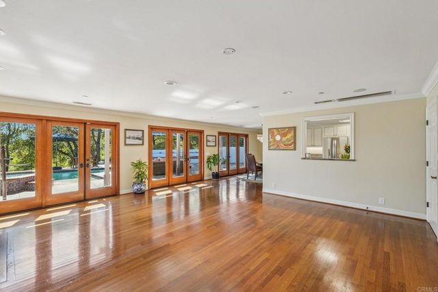 707 S Live Oak Park Road, Fallbrook, CA 92028