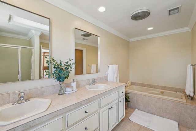 707 S Live Oak Park Road, Fallbrook, CA 92028