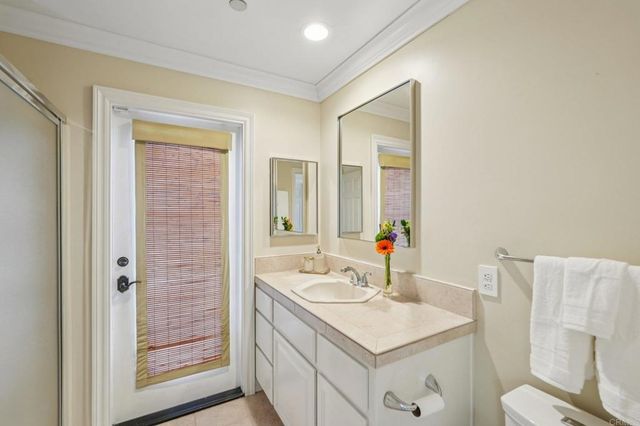 707 S Live Oak Park Road, Fallbrook, CA 92028