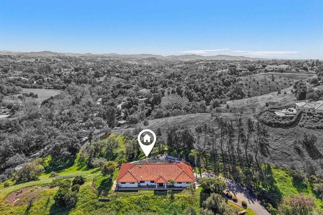 707 S Live Oak Park Road, Fallbrook, CA 92028