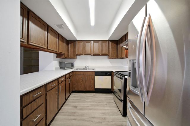 10520 Hammerly Boulevard 249, Houston, TX 77043