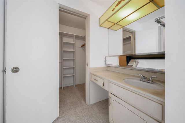 10520 Hammerly Boulevard 249, Houston, TX 77043