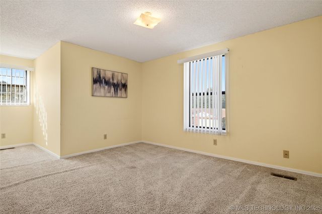 4600 Cara Lee Lane, Bartlesville, OK 74006