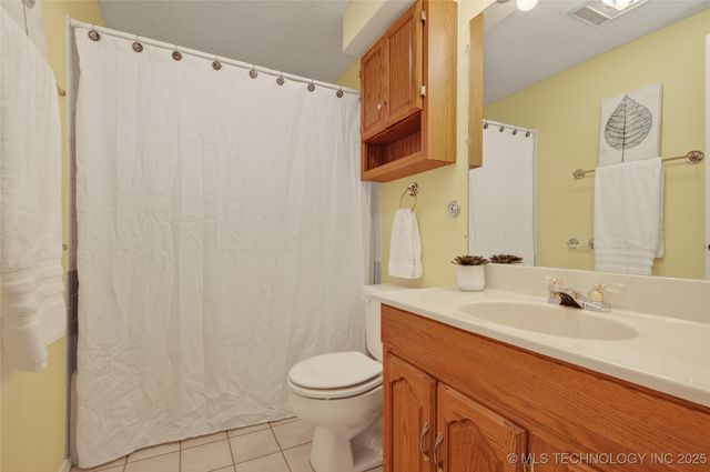 4600 Cara Lee Lane, Bartlesville, OK 74006