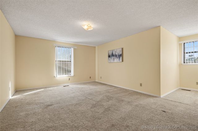 4600 Cara Lee Lane, Bartlesville, OK 74006