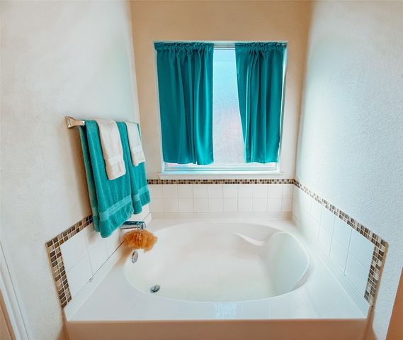 1400 Mountain Air Trail, Fort Worth, TX 76131