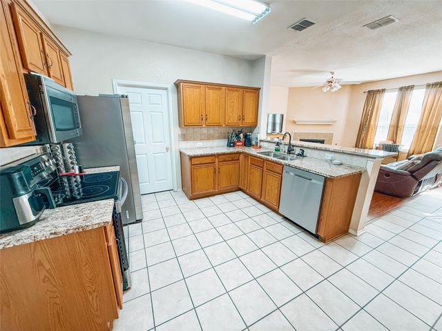 1400 Mountain Air Trail, Fort Worth, TX 76131