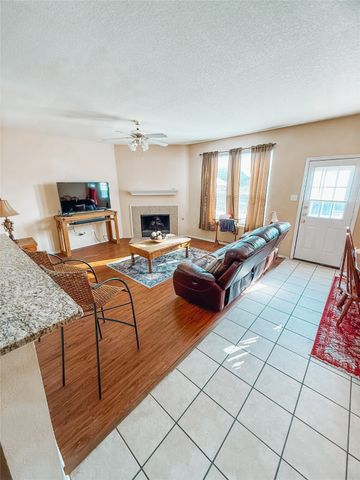 1400 Mountain Air Trail, Fort Worth, TX 76131