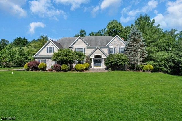 15 Mattben Dr, Warren Twp., NJ 07059