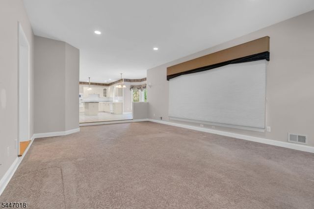 15 Mattben Dr, Warren Twp., NJ 07059