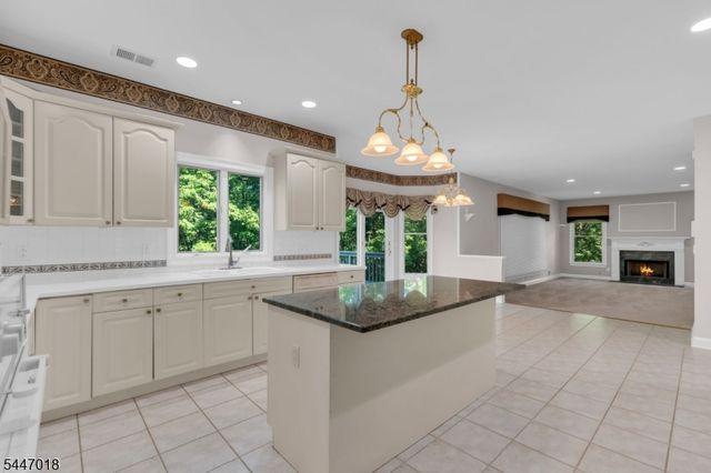 15 Mattben Dr, Warren Twp., NJ 07059