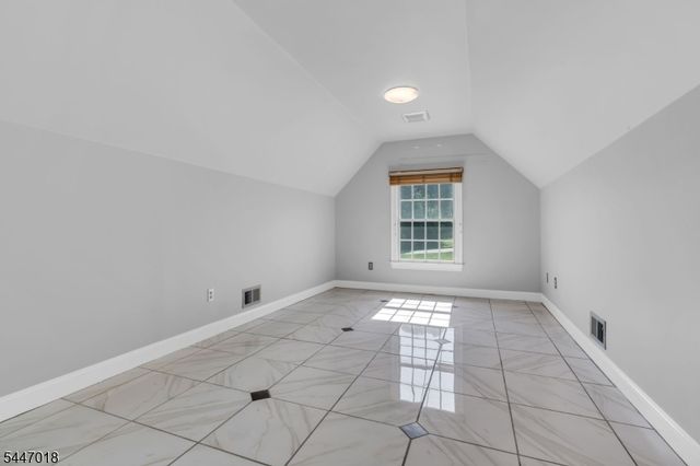 15 Mattben Dr, Warren Twp., NJ 07059