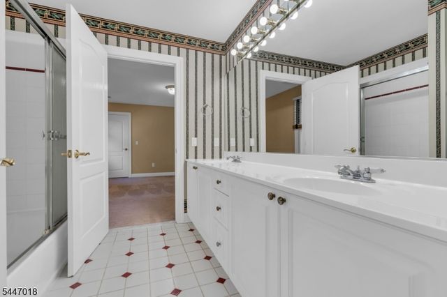 15 Mattben Dr, Warren Twp., NJ 07059