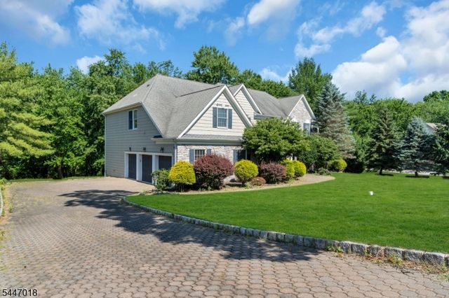 15 Mattben Dr, Warren Twp., NJ 07059