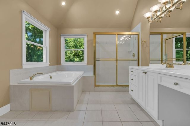 15 Mattben Dr, Warren Twp., NJ 07059