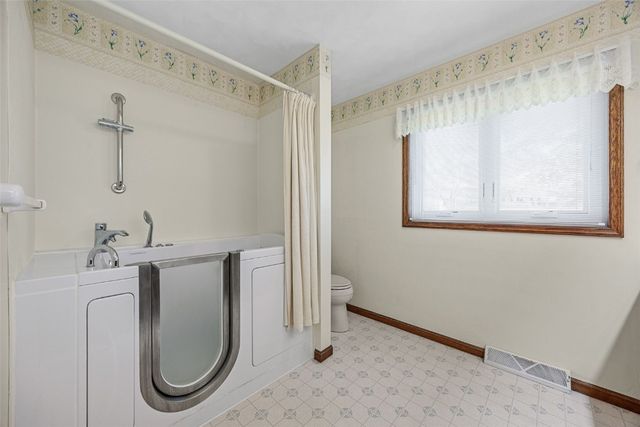 1688 17th Avenue, Marion, IA 52302