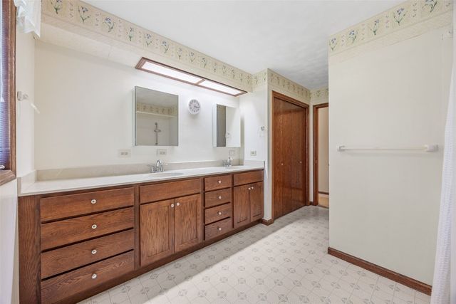 1688 17th Avenue, Marion, IA 52302