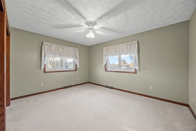 1688 17th Avenue, Marion, IA 52302