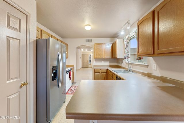 3849 TIERRA ROCA Place, El Paso, TX 79938