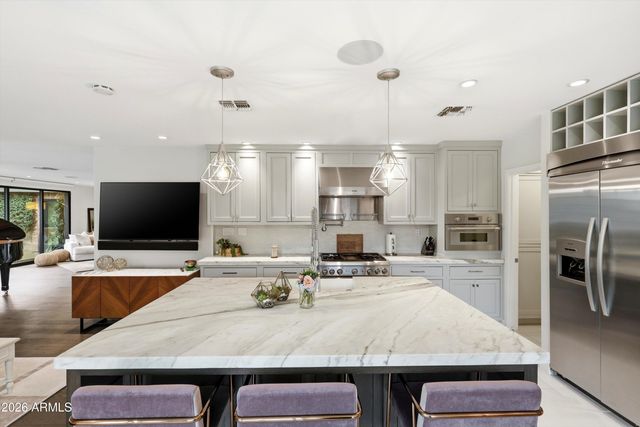 540 W SOLANO Drive, Phoenix, AZ 85013