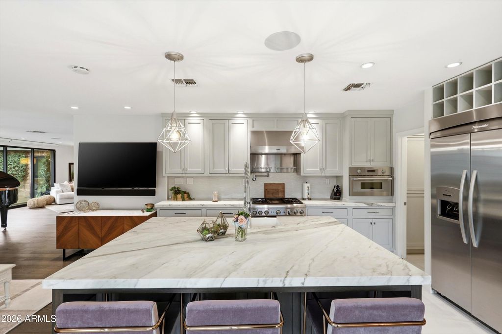 Image 10 of property listing at 540 W SOLANO Drive, Phoenix, AZ 85013