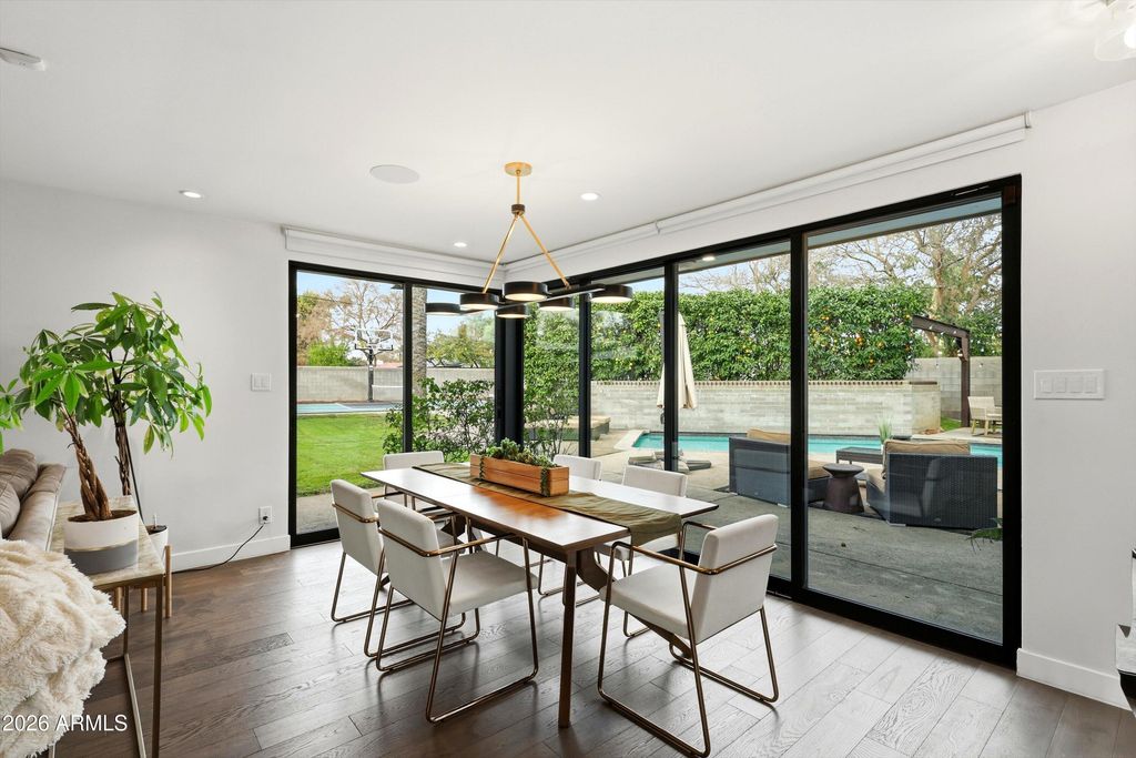 Image 13 of property listing at 540 W SOLANO Drive, Phoenix, AZ 85013