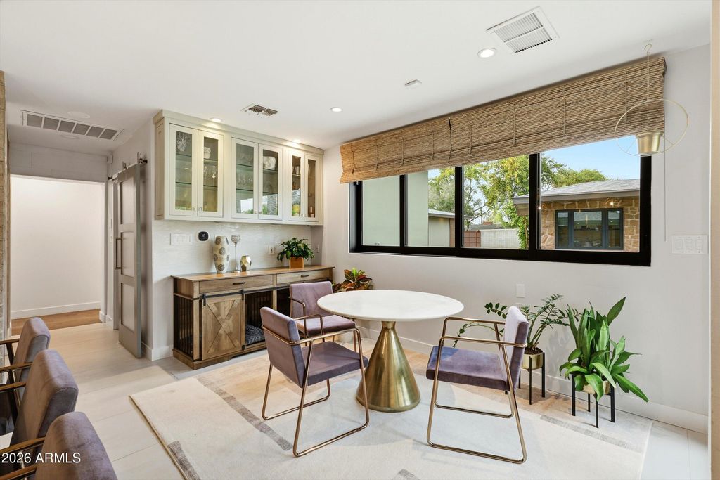 Image 14 of property listing at 540 W SOLANO Drive, Phoenix, AZ 85013