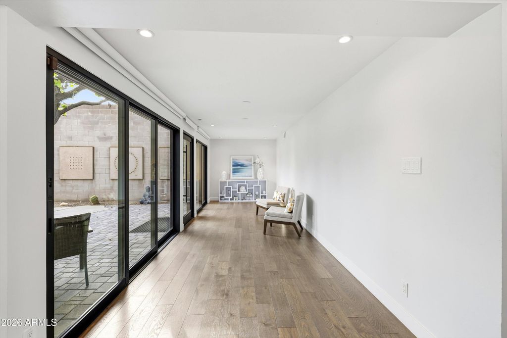 Image 15 of property listing at 540 W SOLANO Drive, Phoenix, AZ 85013