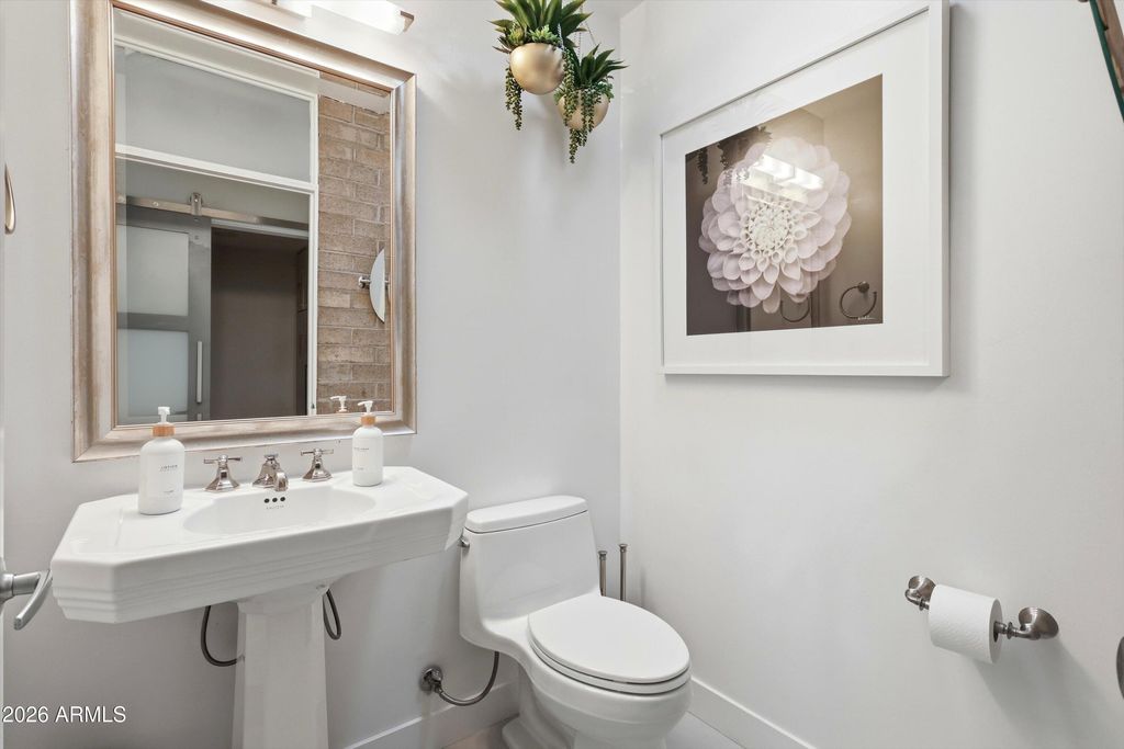 Image 16 of property listing at 540 W SOLANO Drive, Phoenix, AZ 85013