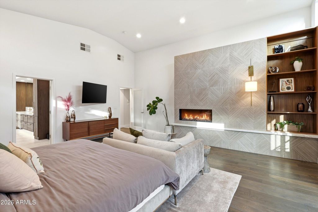 Image 19 of property listing at 540 W SOLANO Drive, Phoenix, AZ 85013