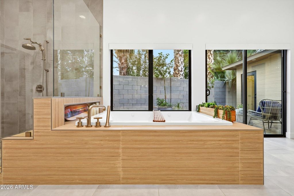 Image 23 of property listing at 540 W SOLANO Drive, Phoenix, AZ 85013