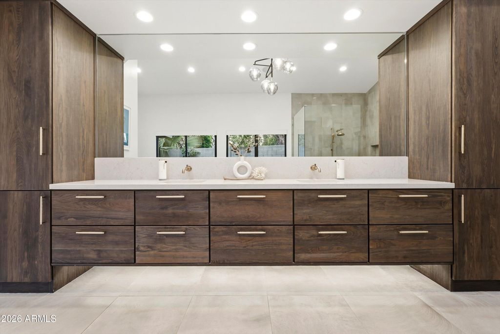 Image 24 of property listing at 540 W SOLANO Drive, Phoenix, AZ 85013