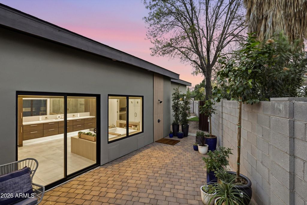 Image 25 of property listing at 540 W SOLANO Drive, Phoenix, AZ 85013