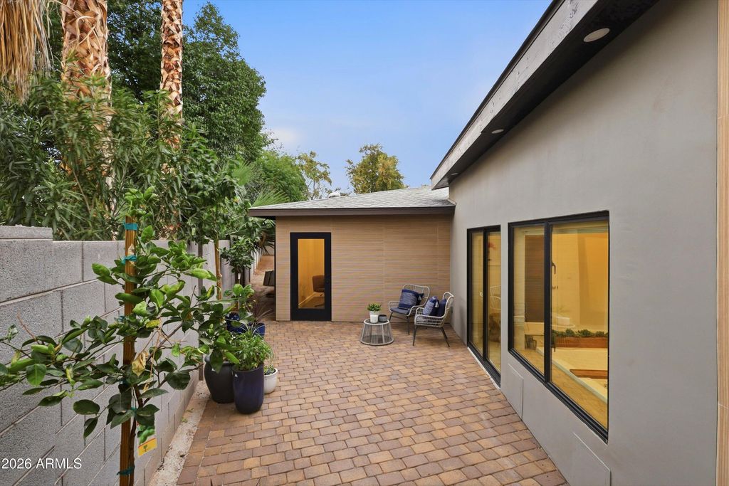 Image 27 of property listing at 540 W SOLANO Drive, Phoenix, AZ 85013