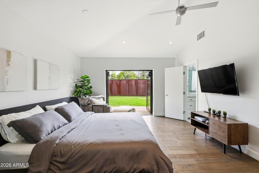 Image 29 of property listing at 540 W SOLANO Drive, Phoenix, AZ 85013