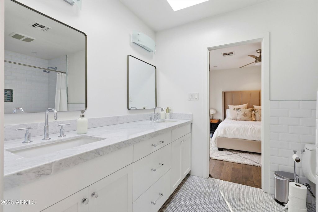 Image 32 of property listing at 540 W SOLANO Drive, Phoenix, AZ 85013