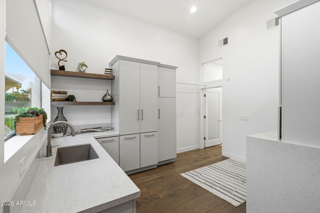 Image 35 of property listing at 540 W SOLANO Drive, Phoenix, AZ 85013