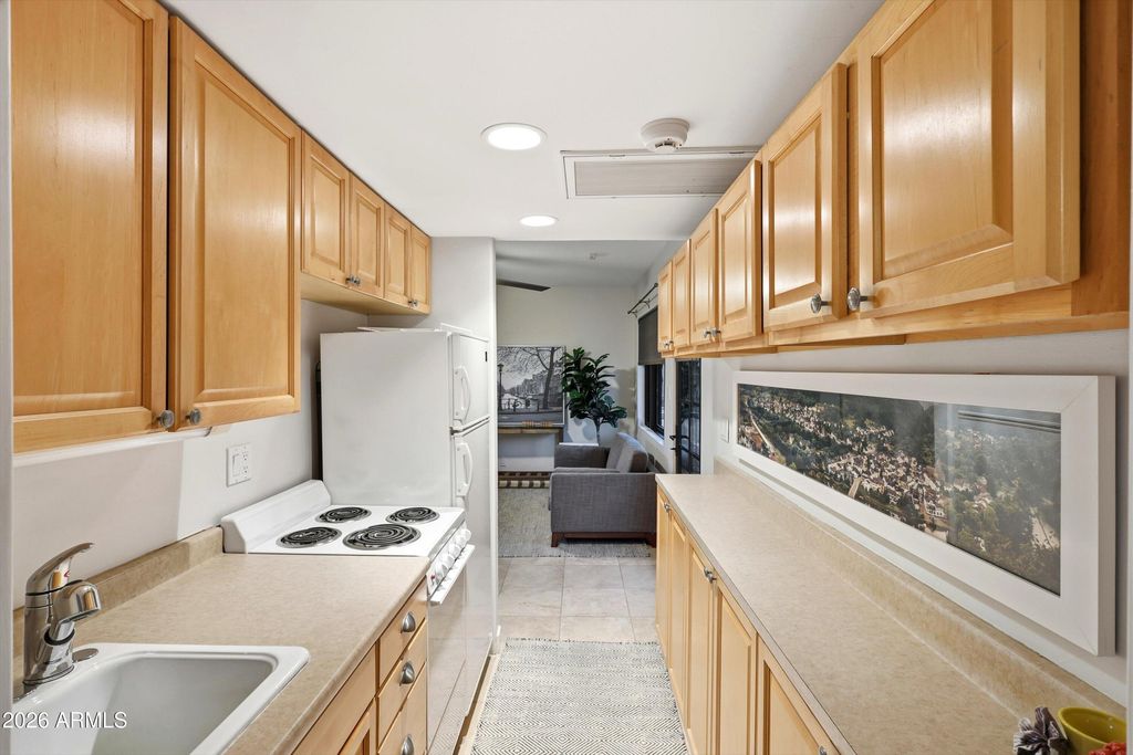 Image 40 of property listing at 540 W SOLANO Drive, Phoenix, AZ 85013