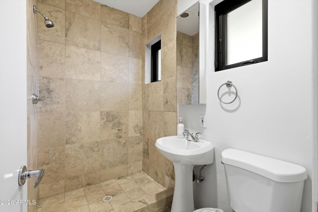 Image 41 of property listing at 540 W SOLANO Drive, Phoenix, AZ 85013