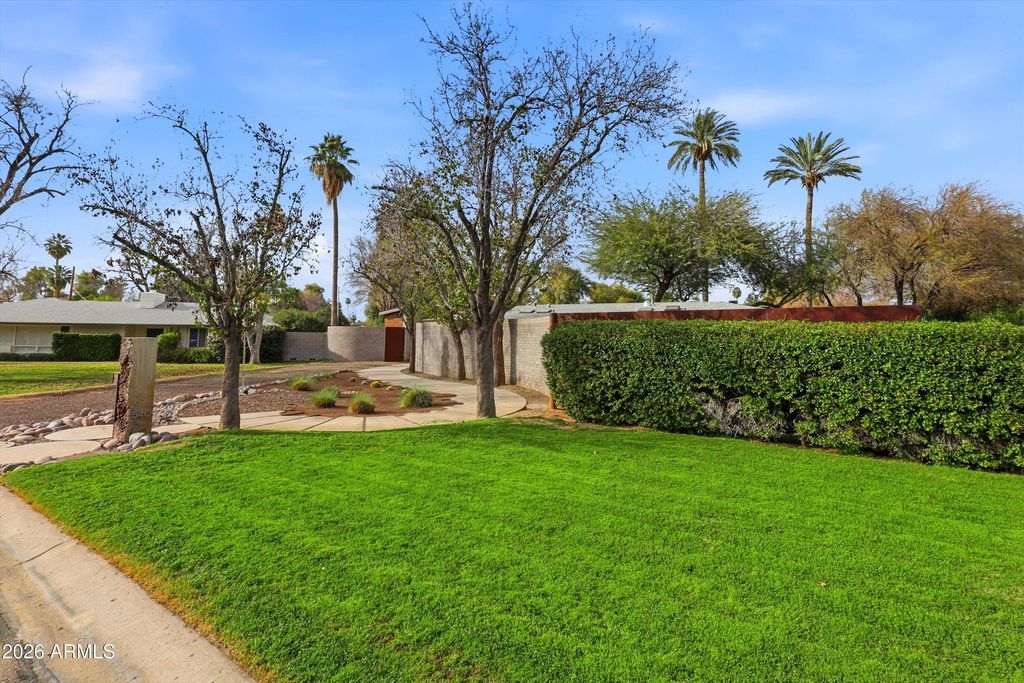 Image 70 of property listing at 540 W SOLANO Drive, Phoenix, AZ 85013