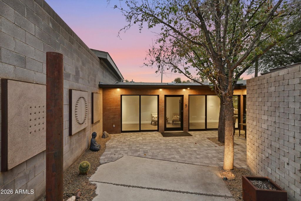 Image 76 of property listing at 540 W SOLANO Drive, Phoenix, AZ 85013