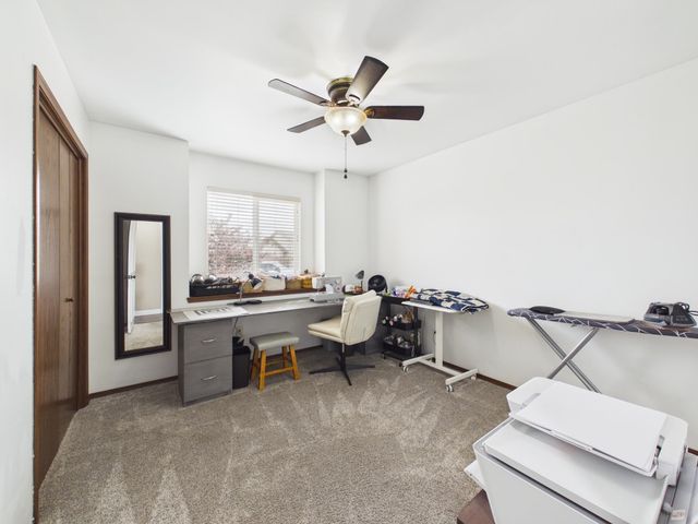 1222 N Oak Ridge Ct, Goddard, KS 67052