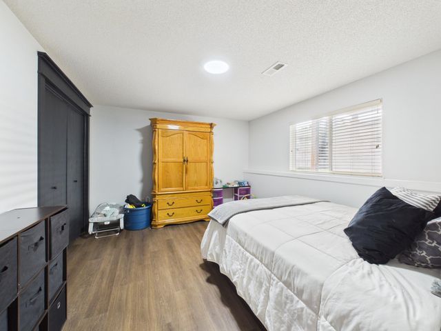 1222 N Oak Ridge Ct, Goddard, KS 67052