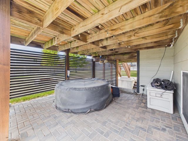 1222 N Oak Ridge Ct, Goddard, KS 67052