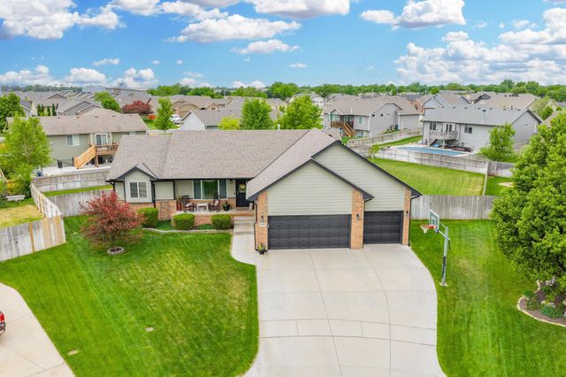 1222 N Oak Ridge Ct, Goddard, KS 67052